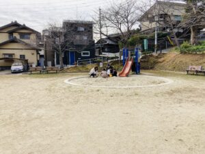 福岡県英中央公園砂場と遊具